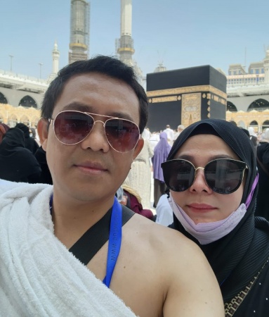 Pak Dimas Beserta Istri